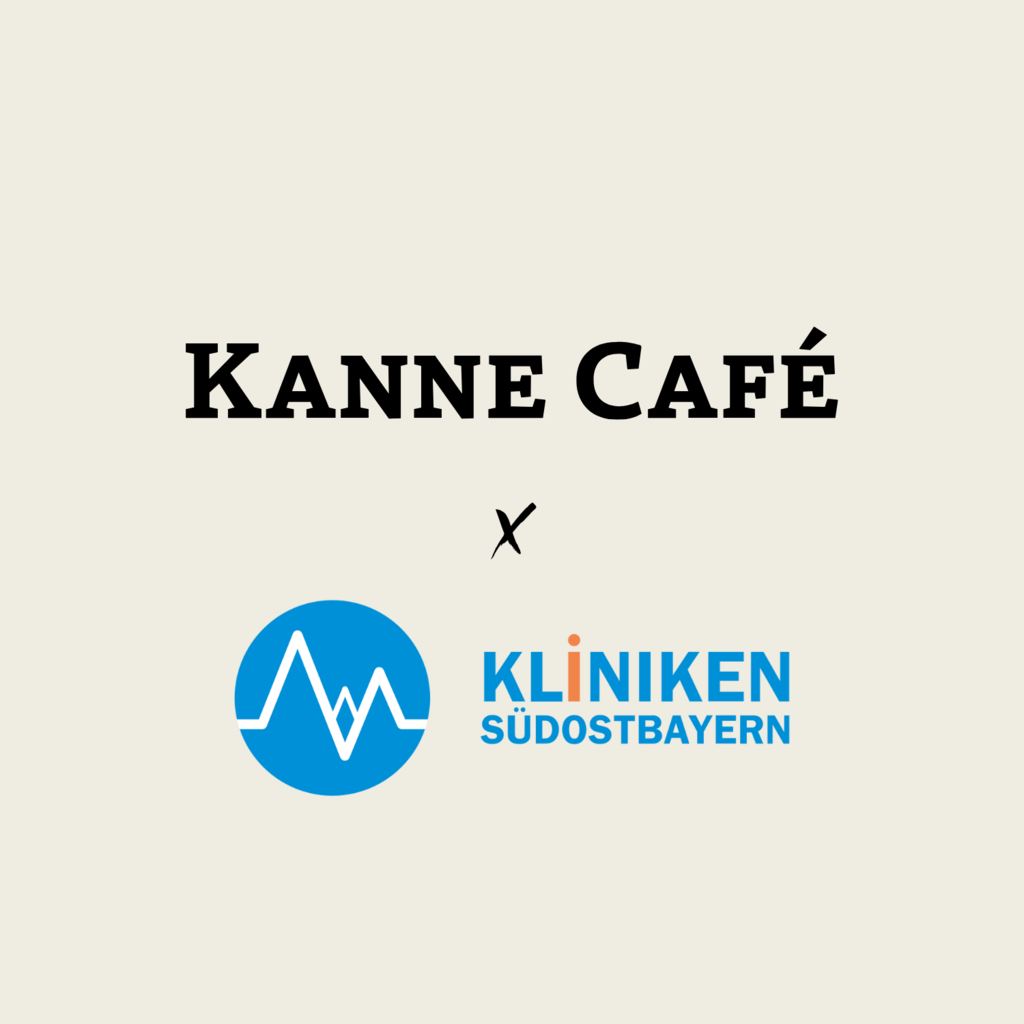 Das Logo der Kliniken Südost Bayern und das von Kanne Cafe. 